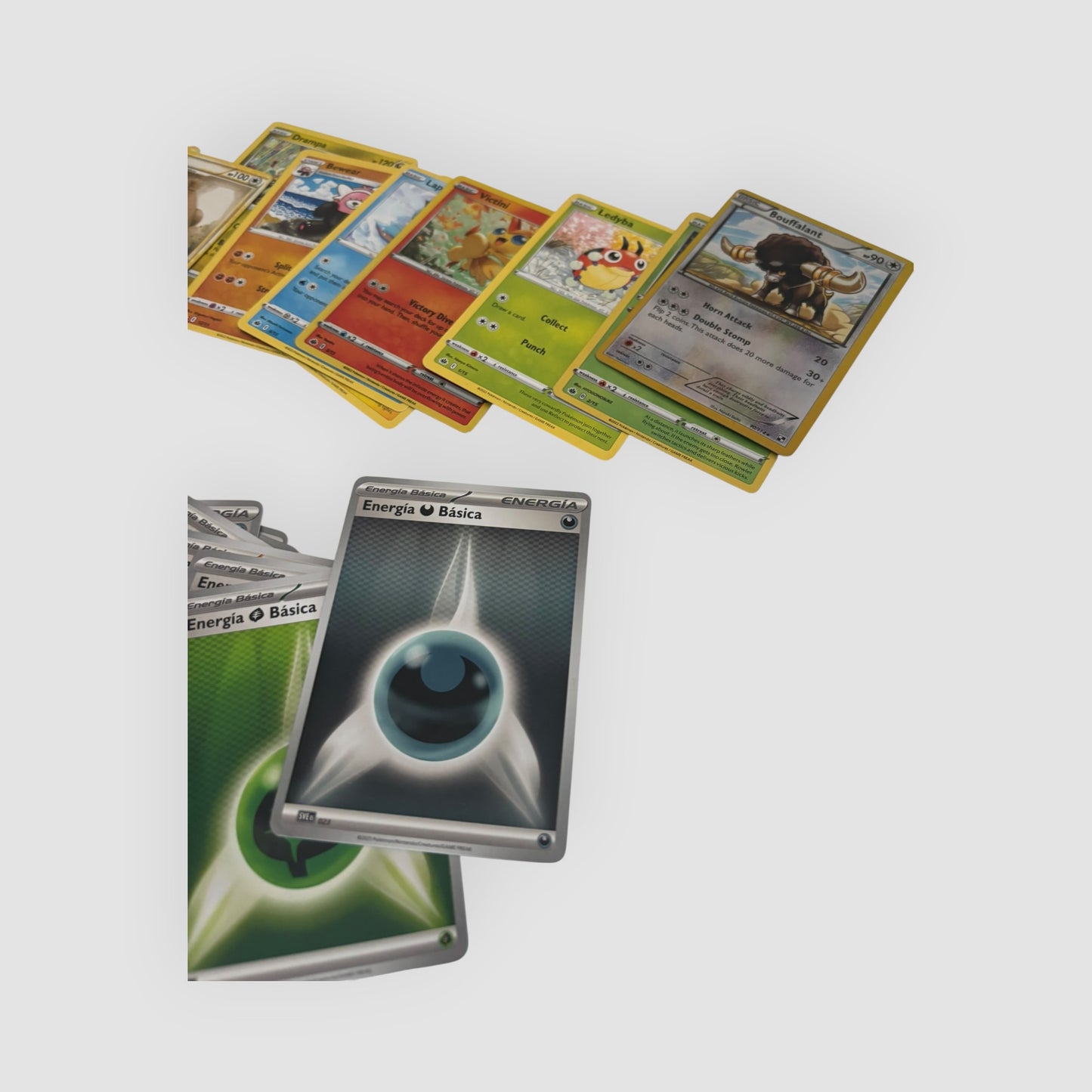 Pokémon TCG - Lote 12 Cartas + 15 Energias