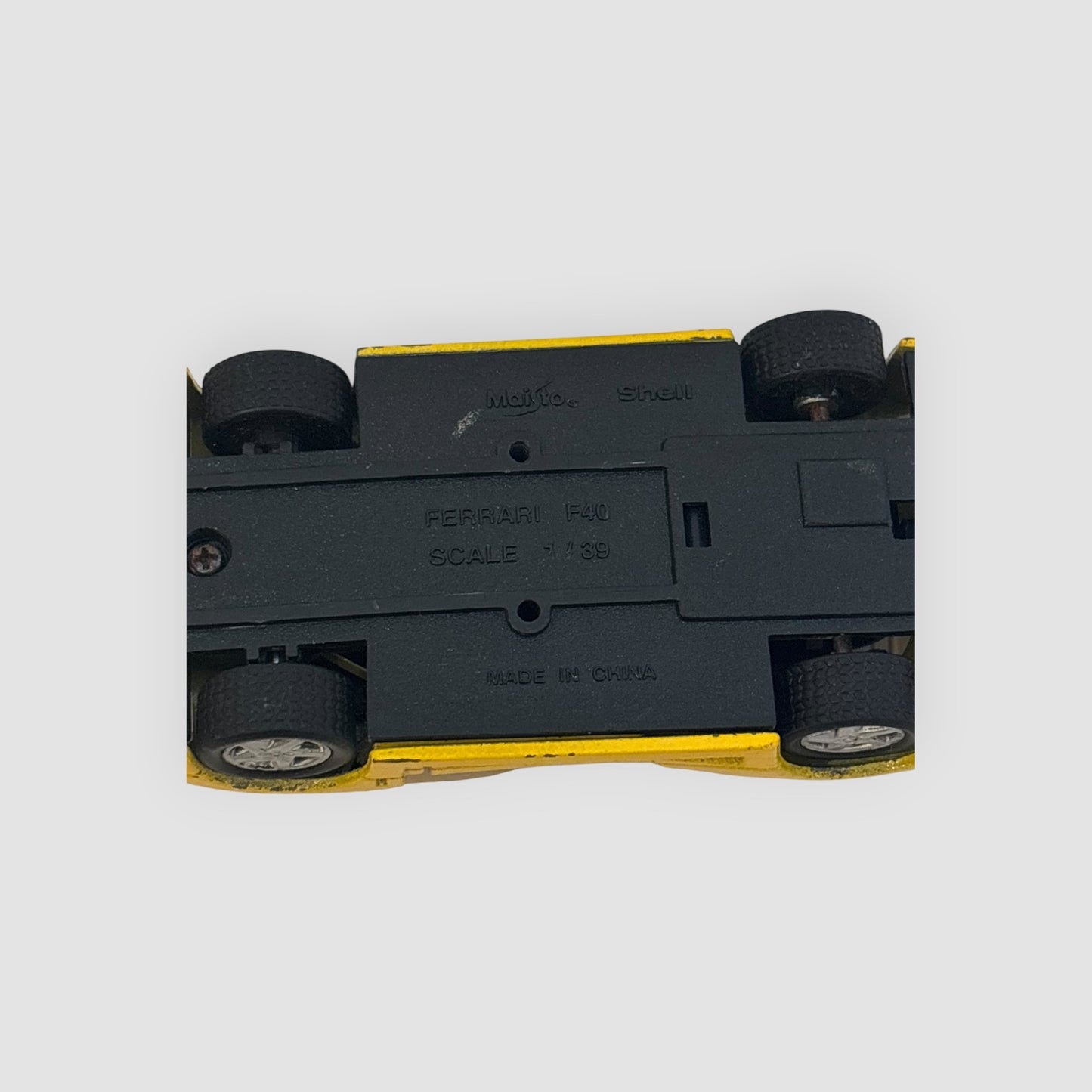 Maisto Ferrari F40 Amarelo 1:39 com Portas Funcionais