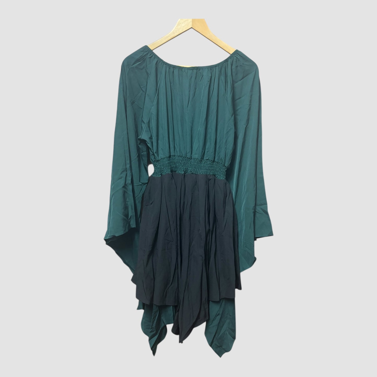 Vestido Tradicional Irlandês Mulher – Estilo Medieval/Renascentista