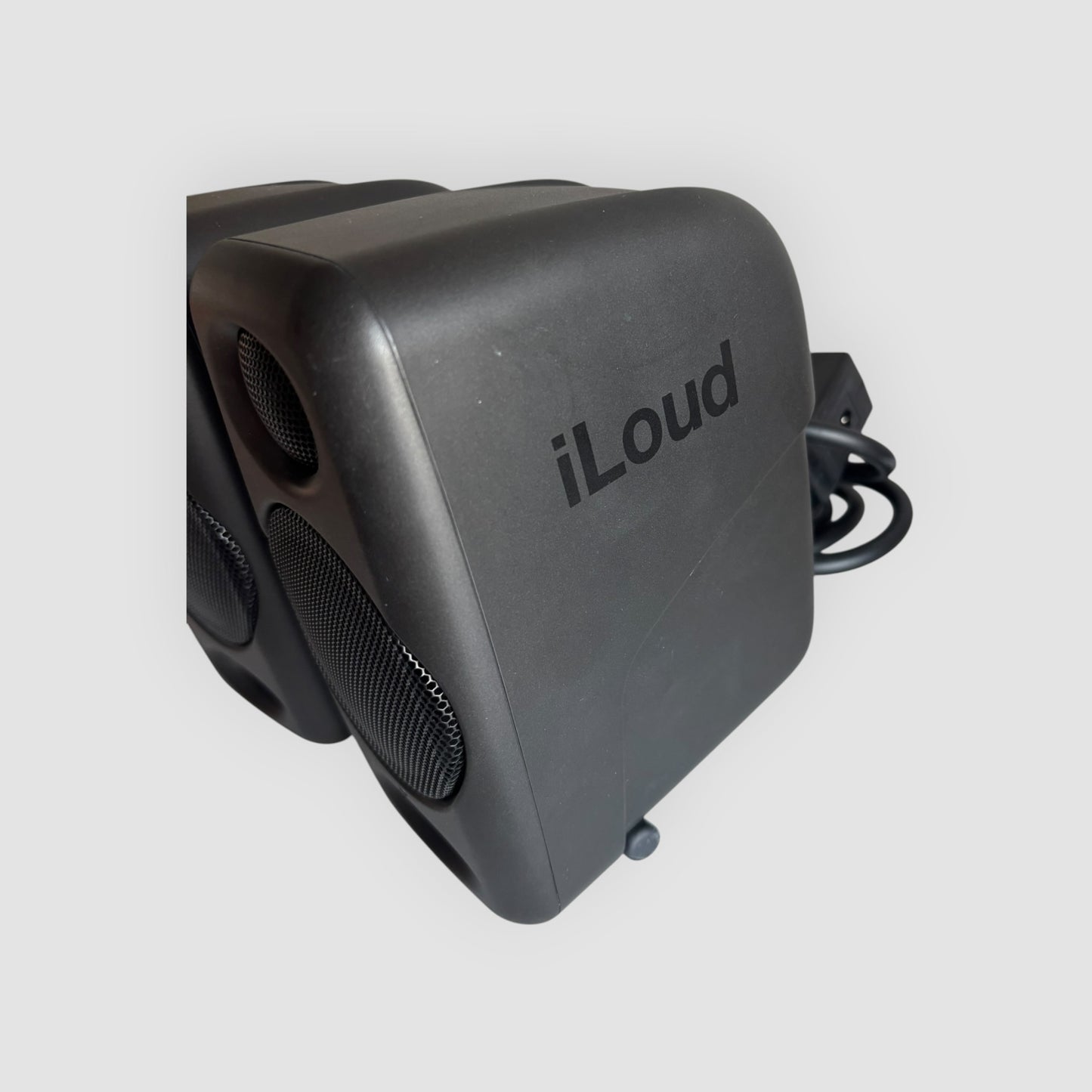 IK Multimedia iLoud Micro Monitors – Colunas de Estúdio Ativas
