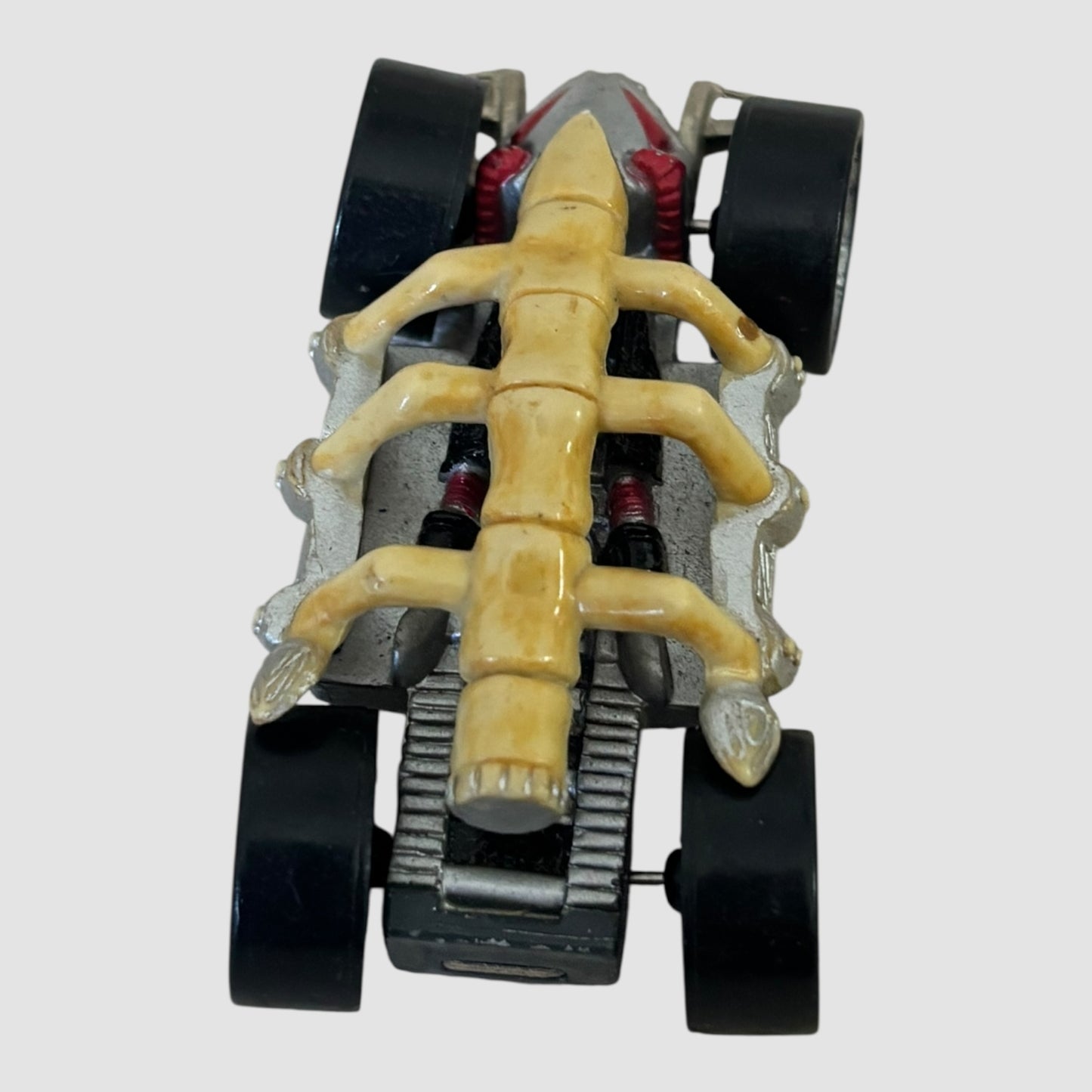Carro miniatura Disney fantasia esqueleto