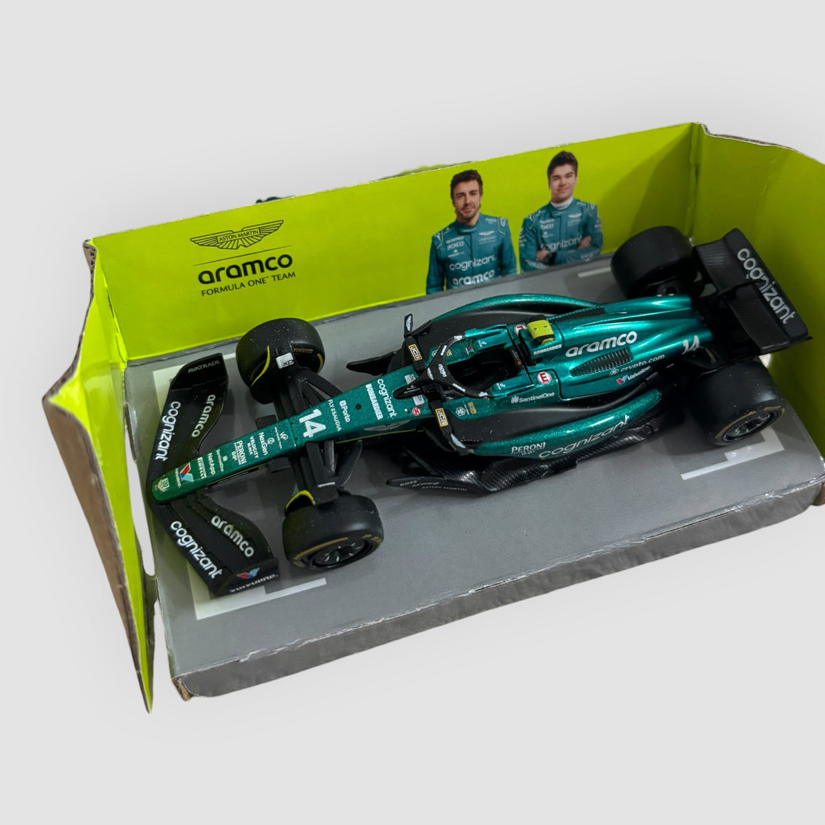Carro Fórmula 1 Aston Martin AMR23 #14 Fernando Alonso – Bburago 1:43