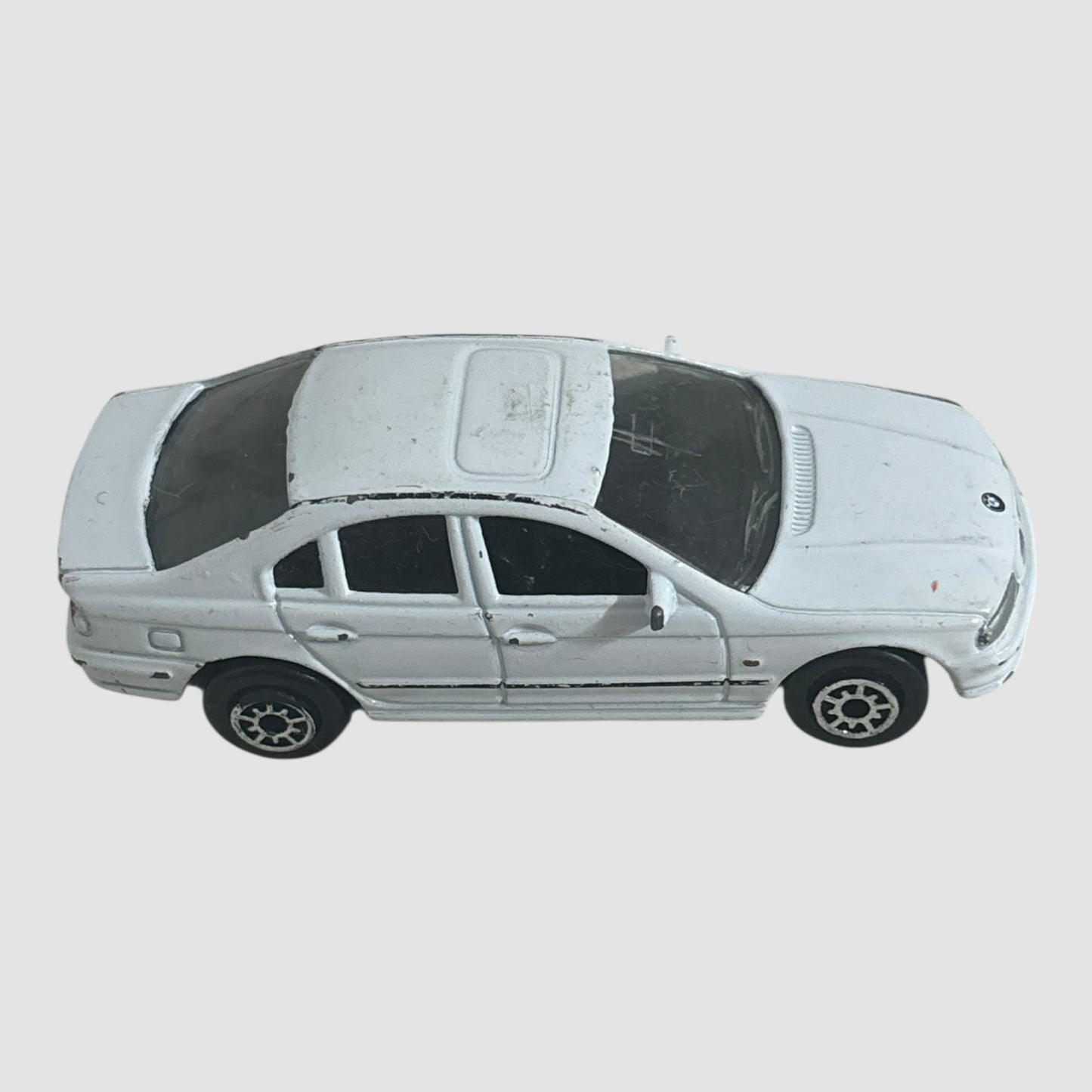 BMW 535i branco miniatura Welly