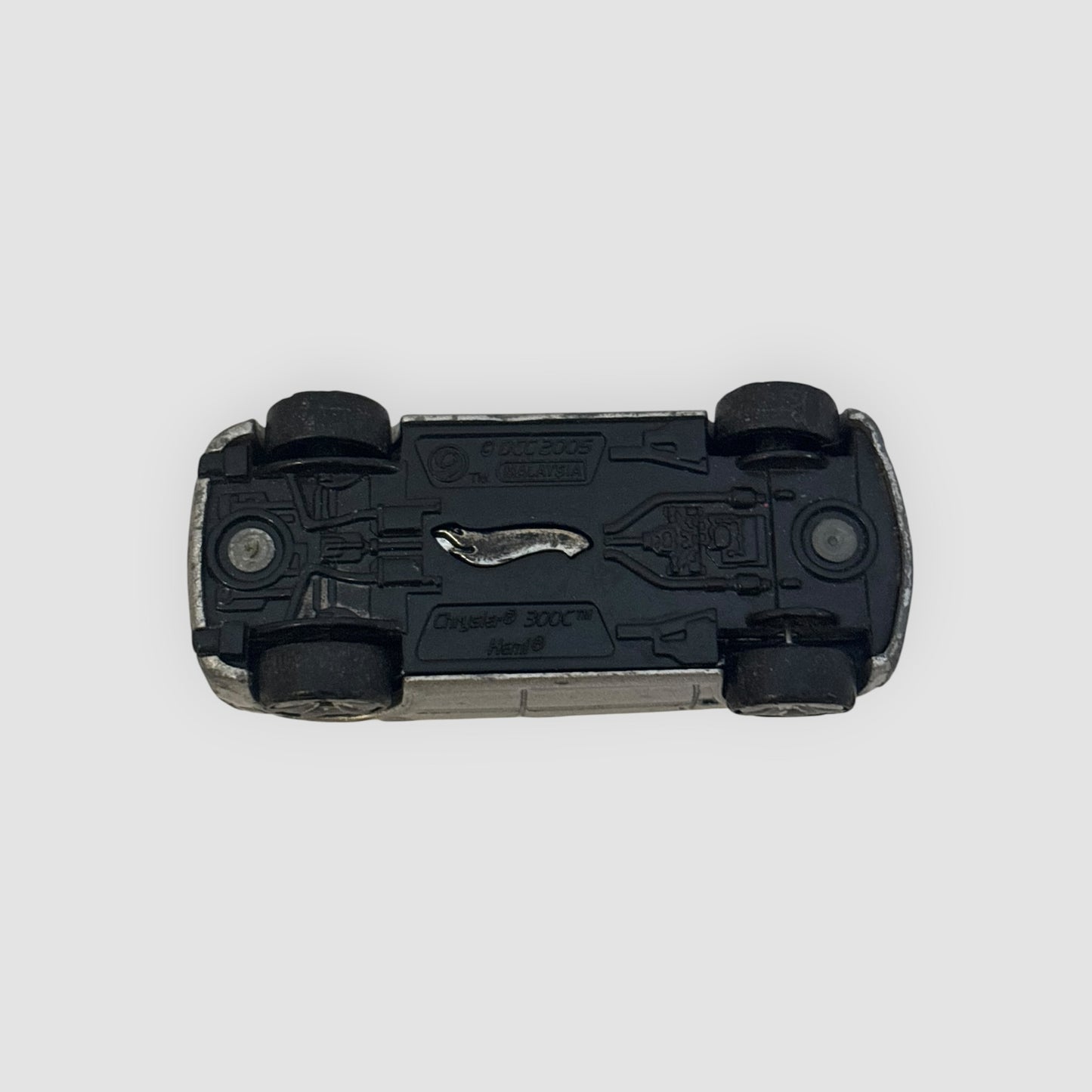 Hot Wheels Chrysler 300C Prata