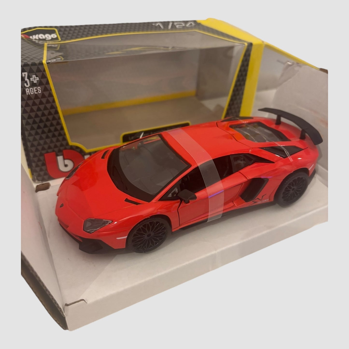 Bburago Lamborghini Aventador SV Coupé 1:24 (Vermelho)