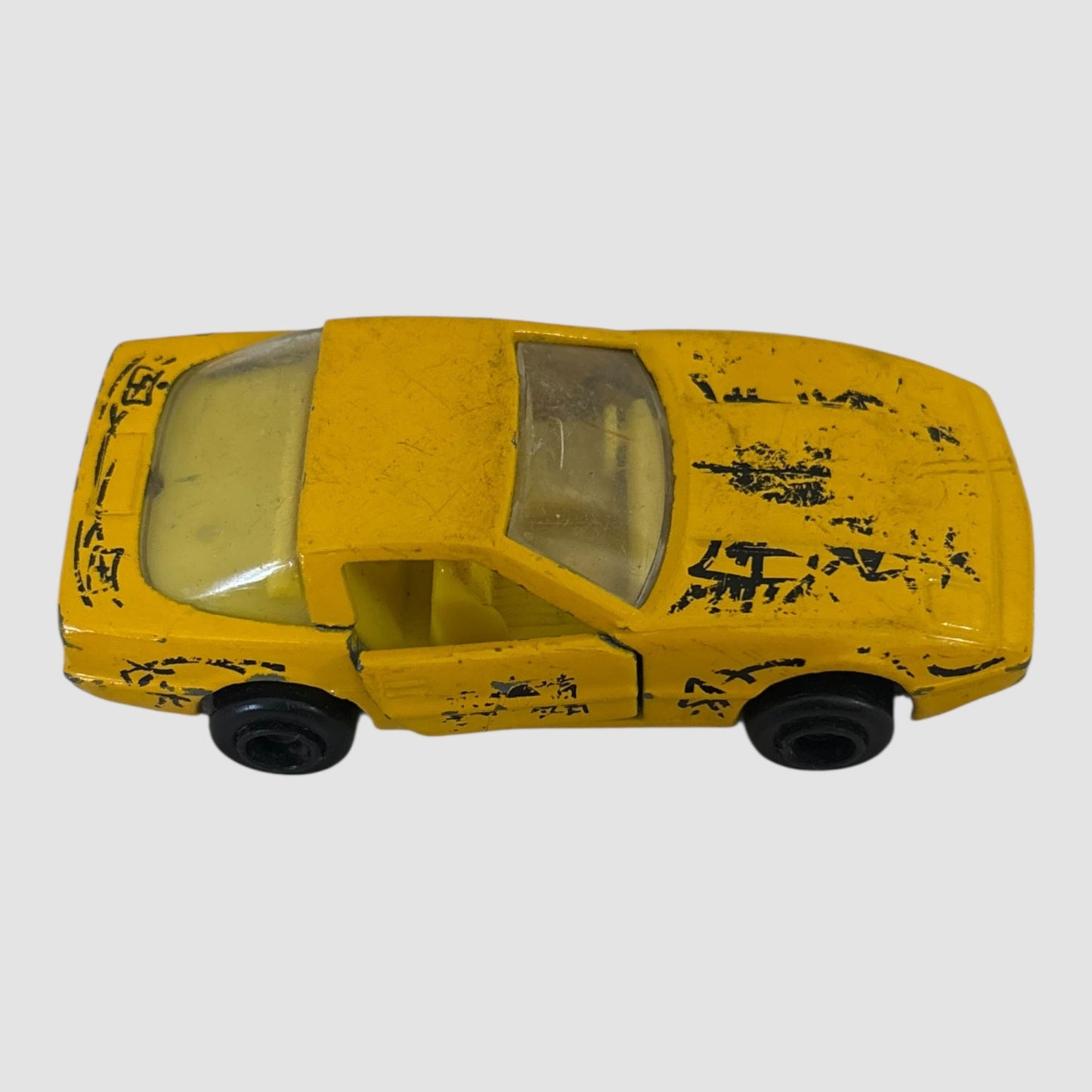 Carro miniatura Majorette Chevrolet Corvette amarelo