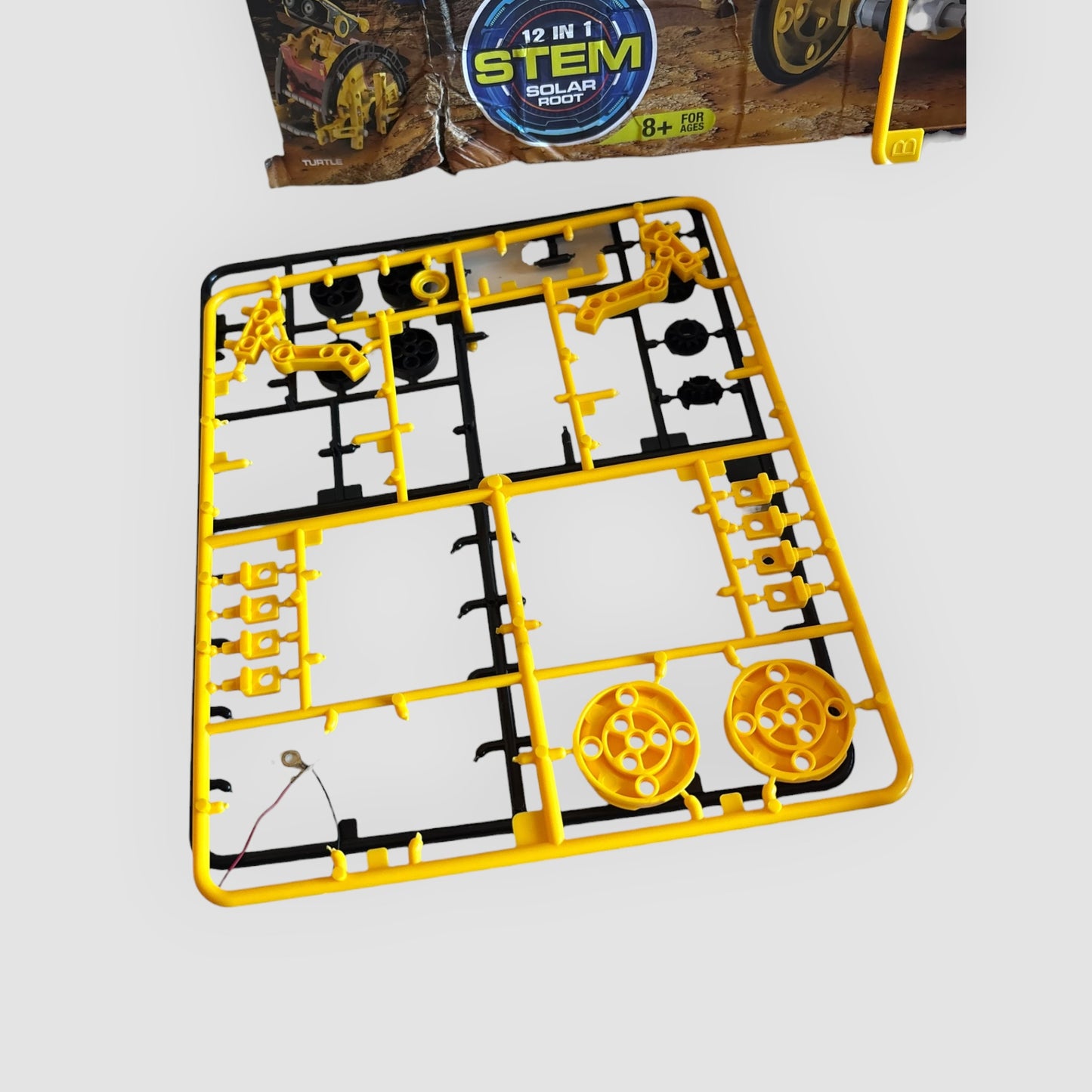 Kit Robô Solar STEM 12 em 1 | Peças Soltas