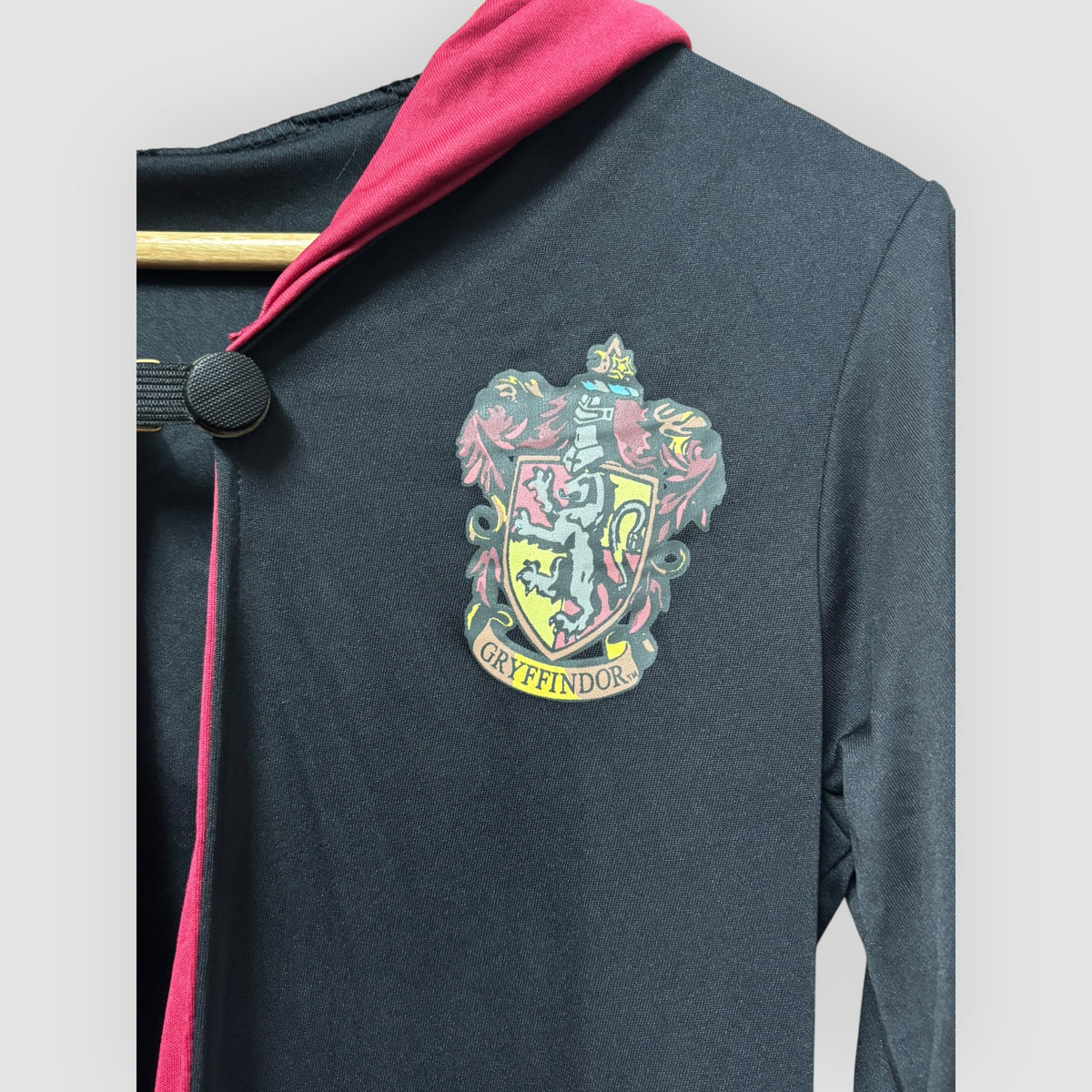 Disfarce Harry Potter – Túnica Gryffindor com Capuz – 8 a 10 Anos