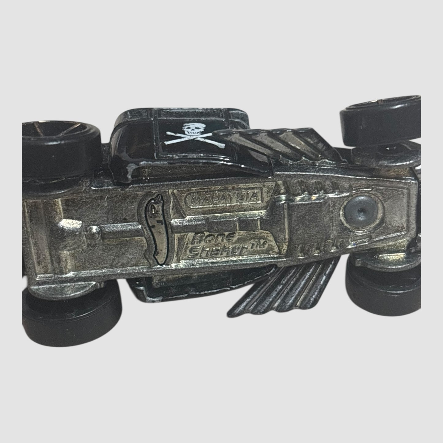 Carro miniatura Bone Shaker preto