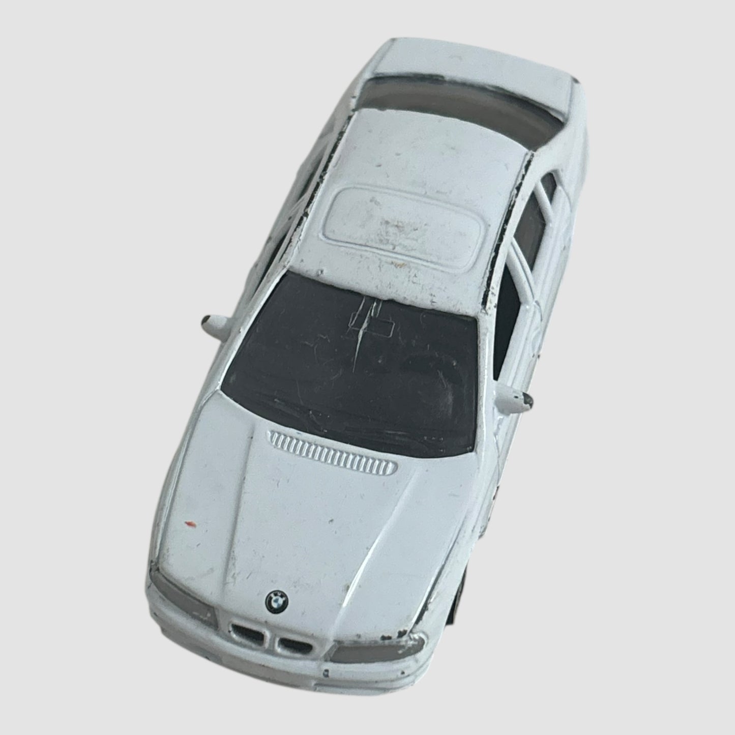 BMW 535i branco miniatura Welly