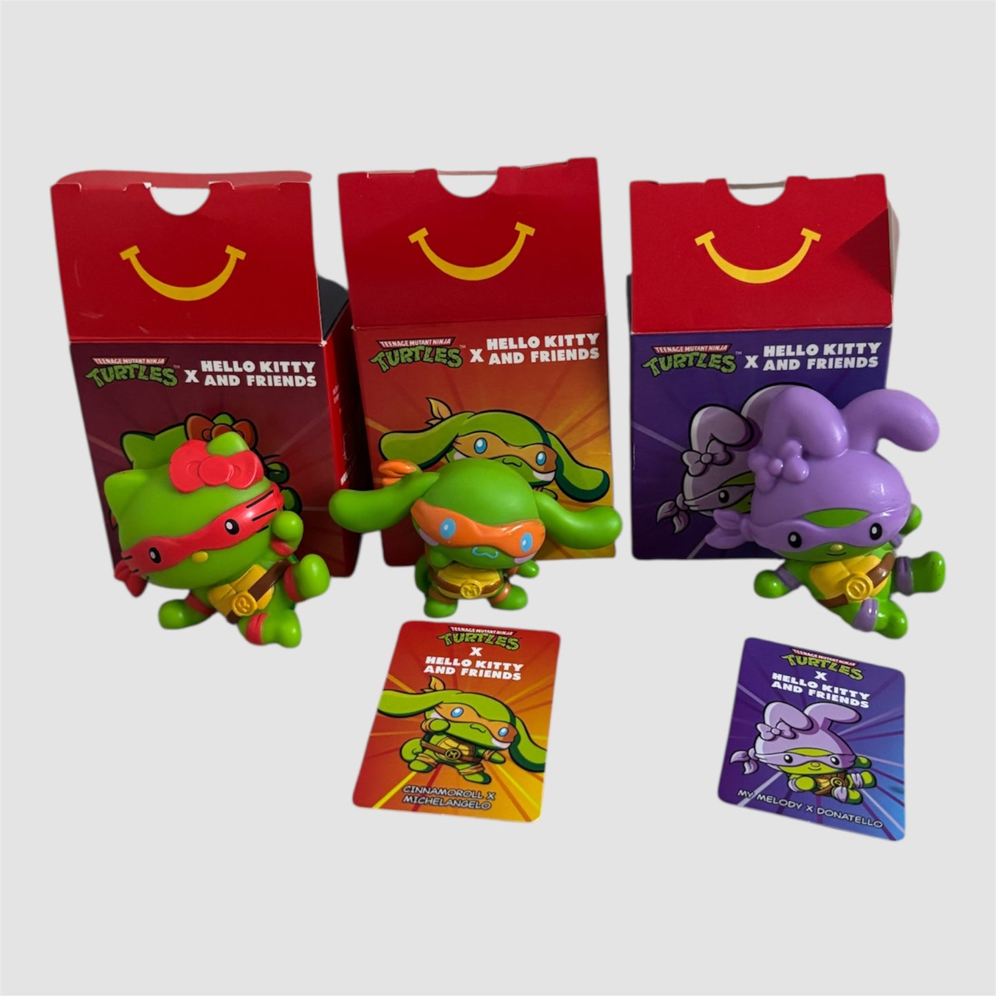 3 Brinquedos McDonald's Hello Kitty x Turtles