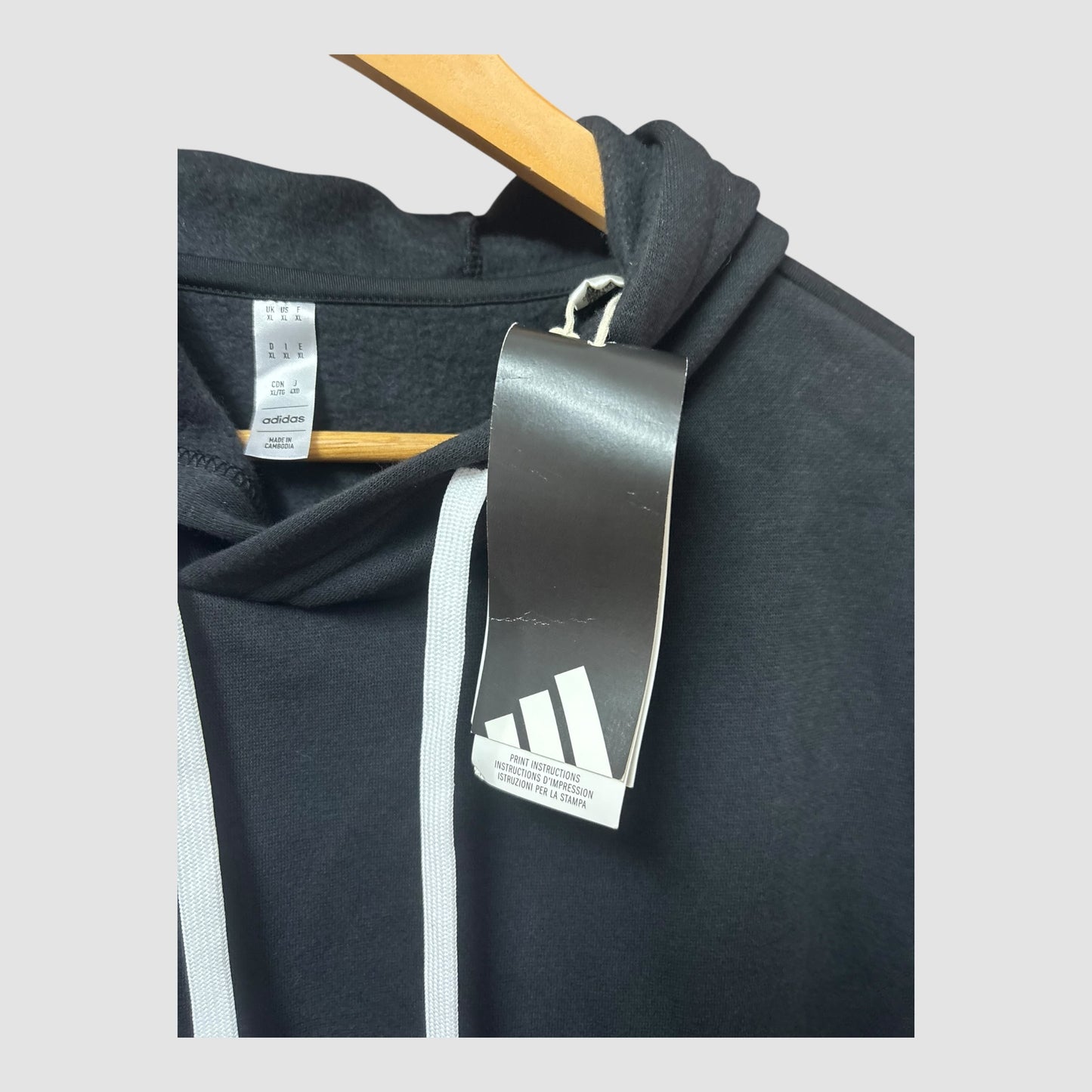 Sweatshirt Adidas com capuz  homem XL nova com etiqueta