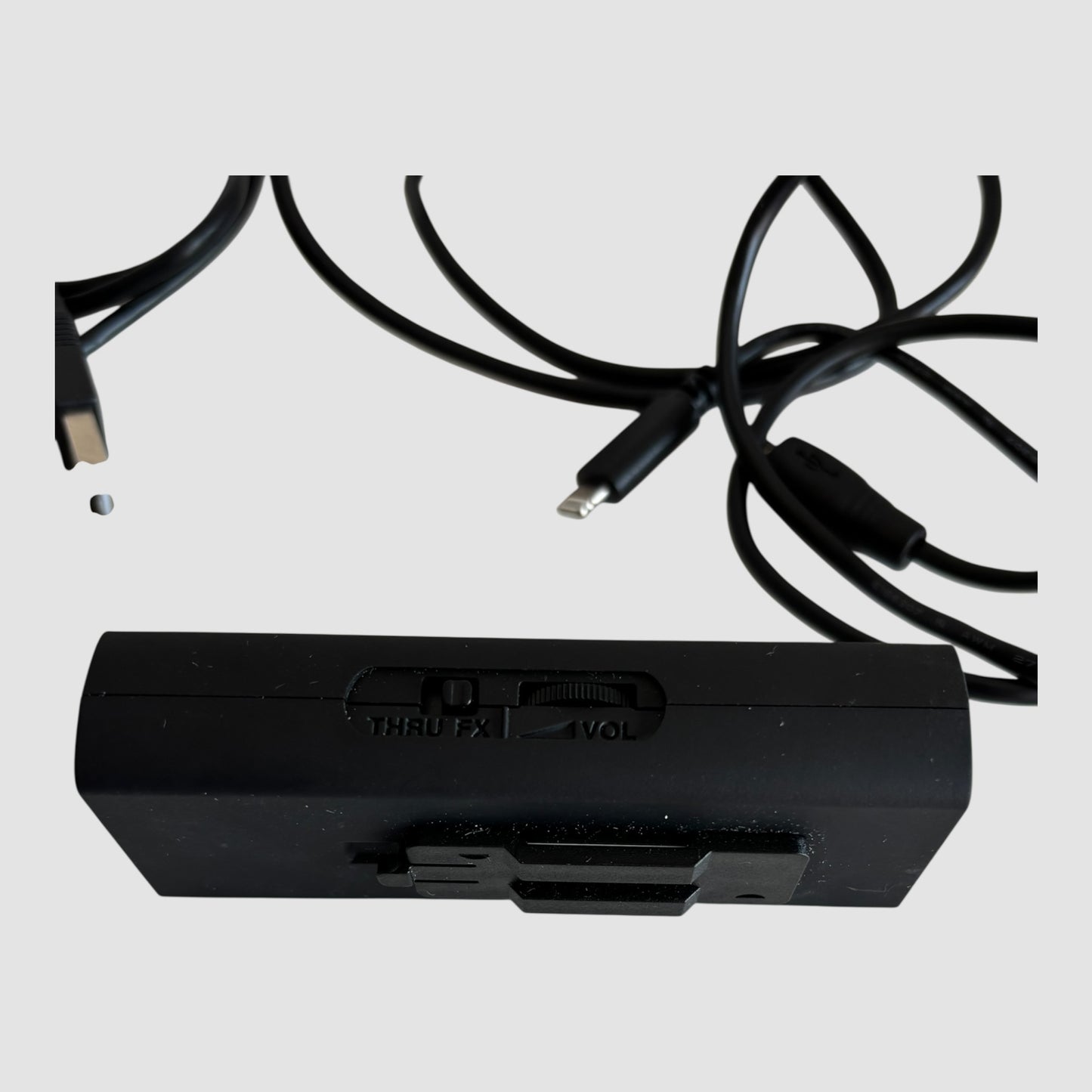 IK Multimedia iRig HD 2 Interface de Áudio para Guitarra iPhone iPad Mac PC