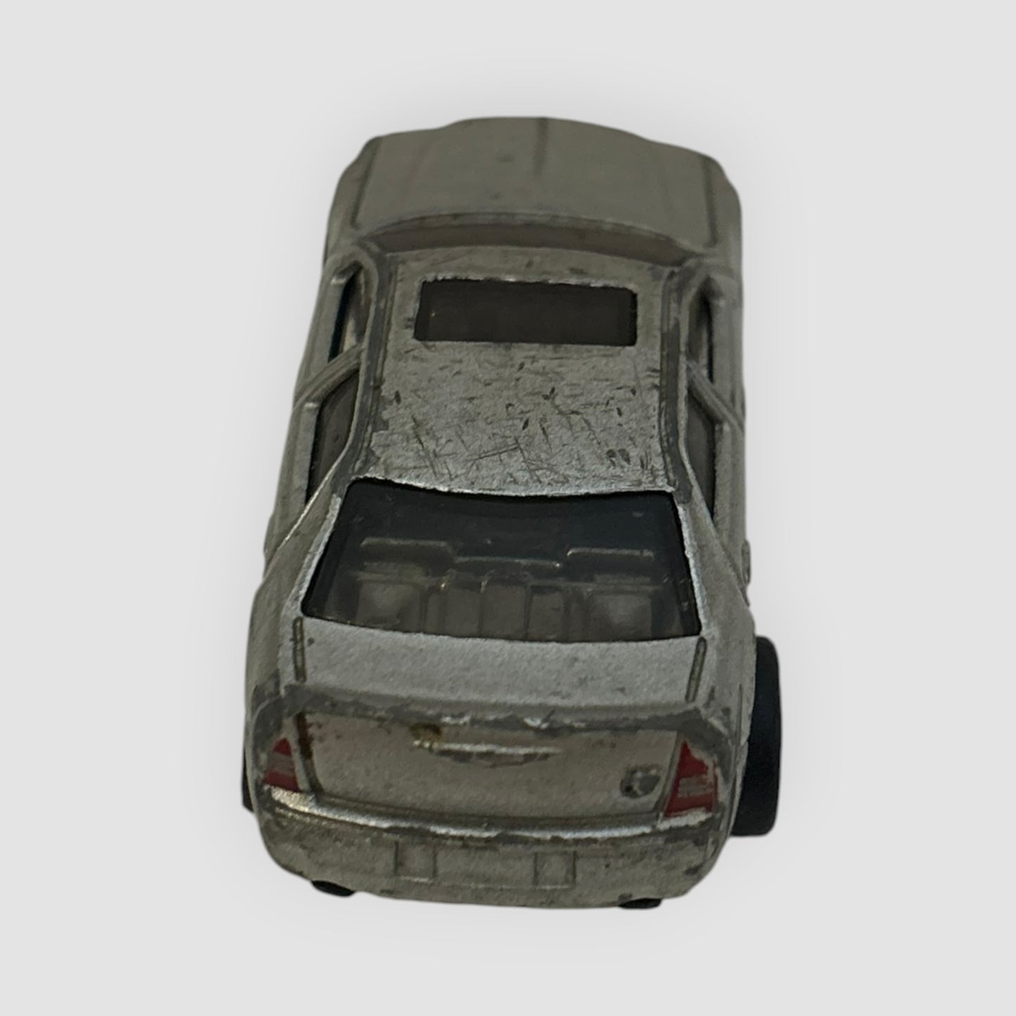Hot Wheels Chrysler 300C Prata