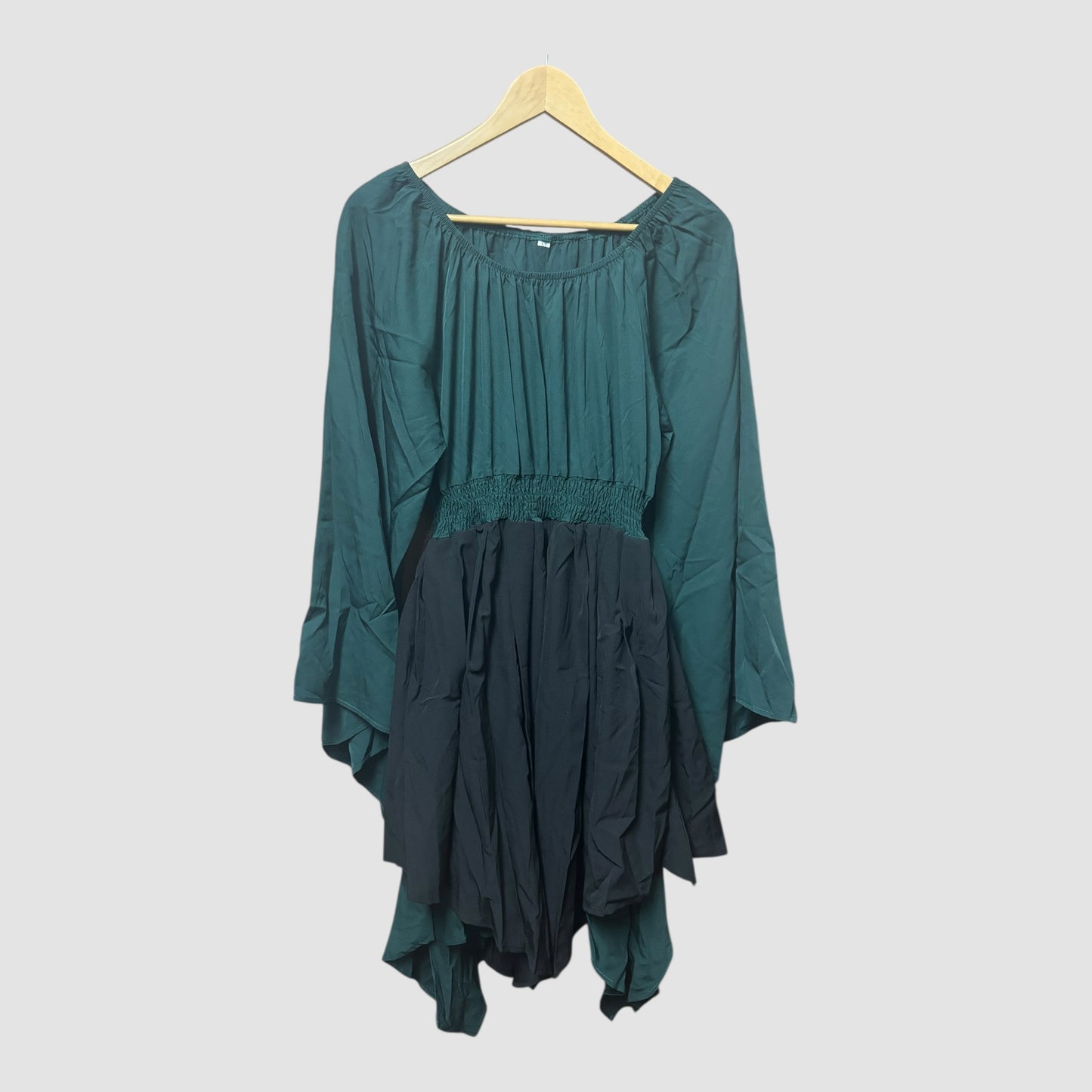 Vestido Tradicional Irlandês Mulher – Estilo Medieval/Renascentista