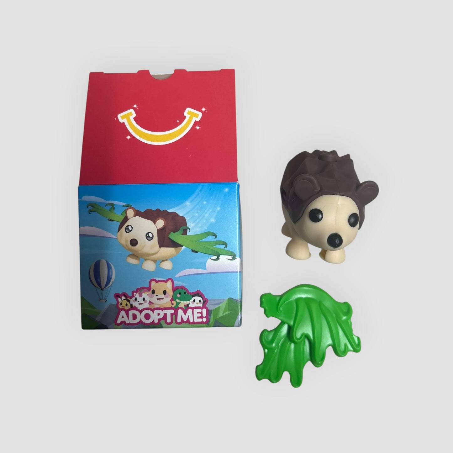 Adopt Me! McDonald’s – Ouriço Colecionável com Acessório 🍃🦔🍔