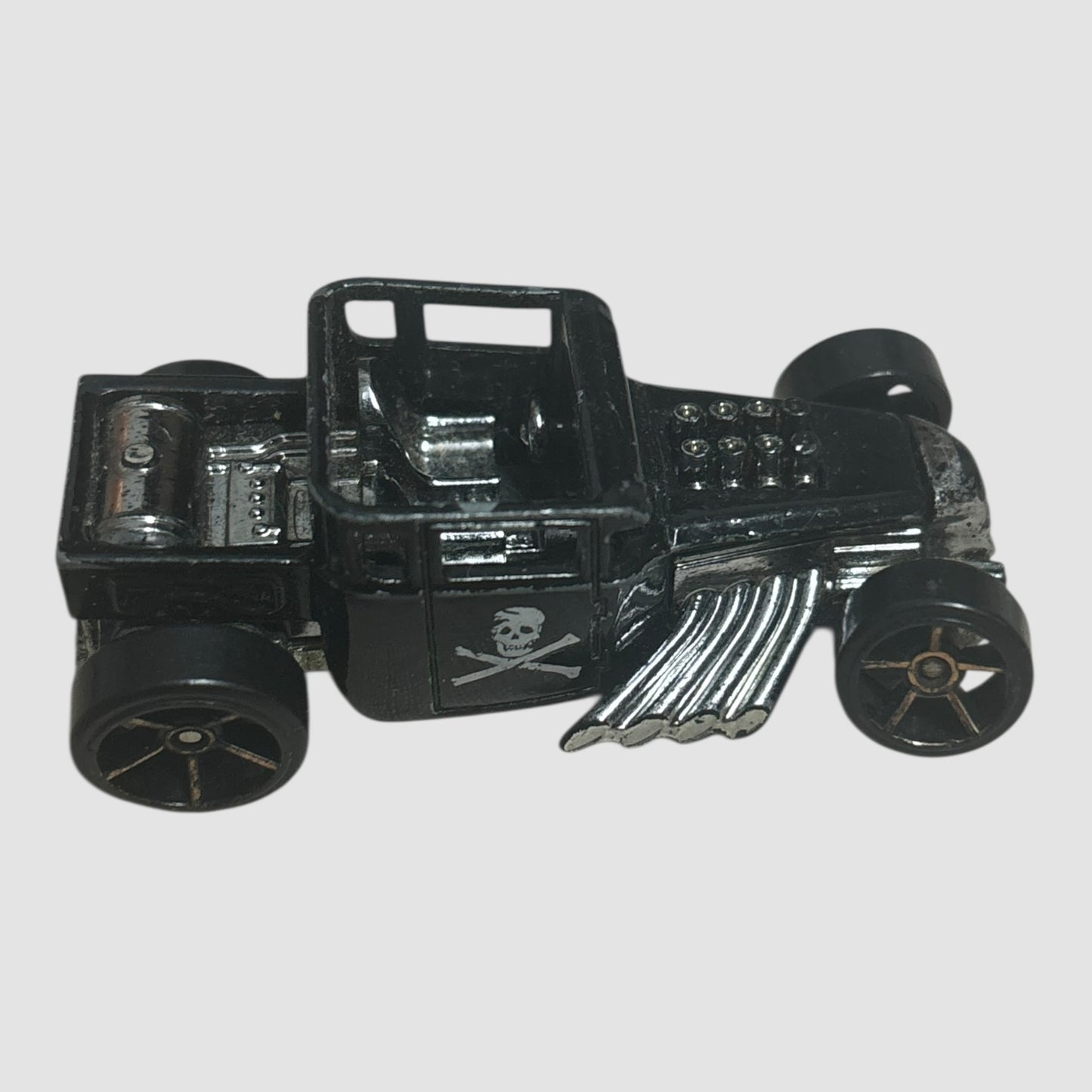 Carro miniatura Bone Shaker preto