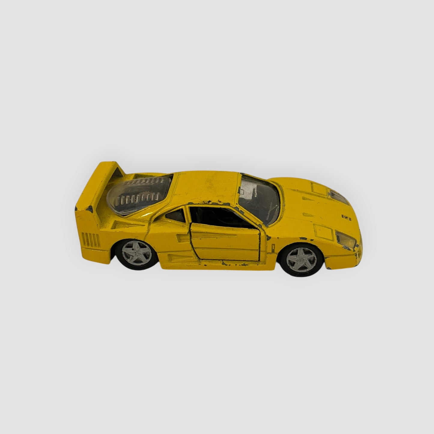 Maisto Ferrari F40 Amarelo 1:39 com Portas Funcionais