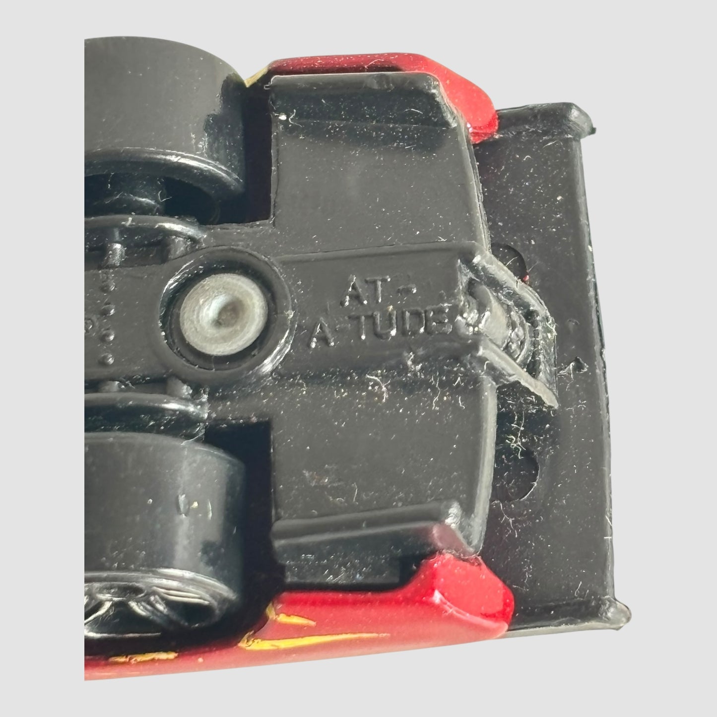 Carro Hot Wheels AT A-Tude 1998