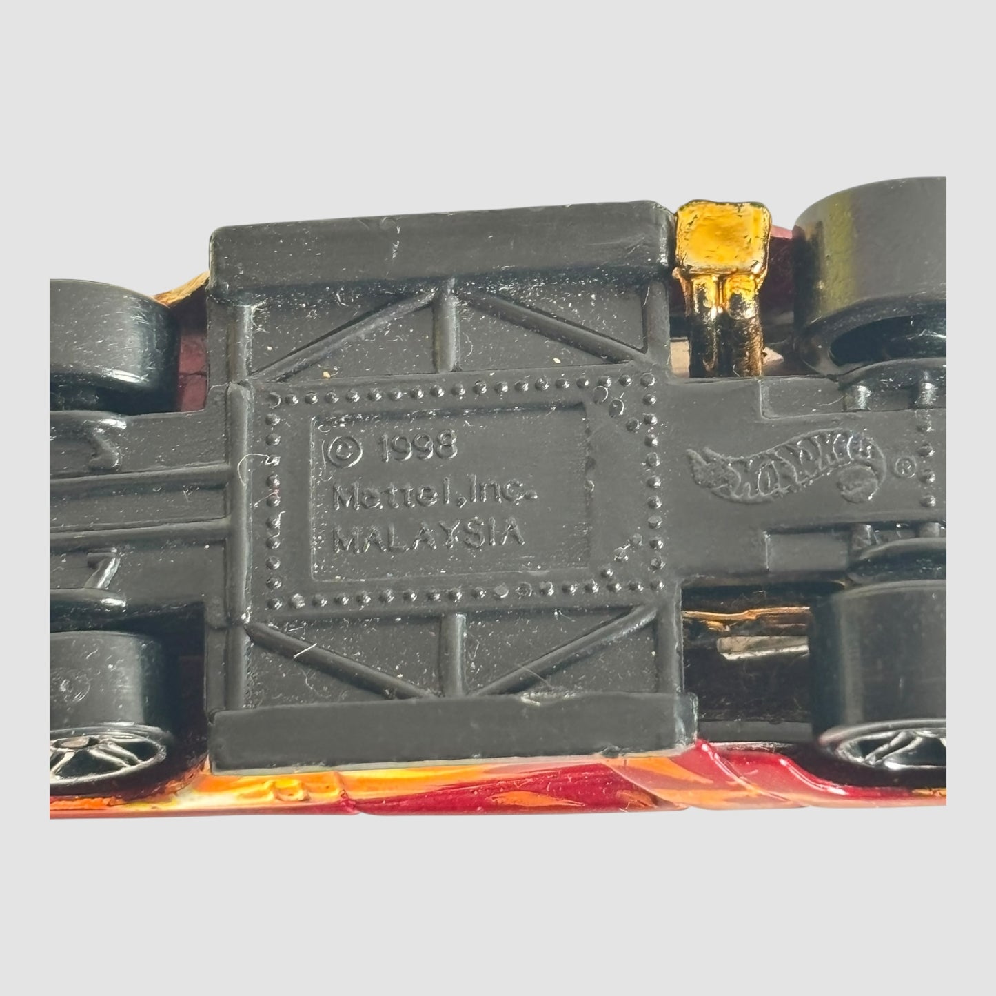 Carro Hot Wheels AT A-Tude 1998