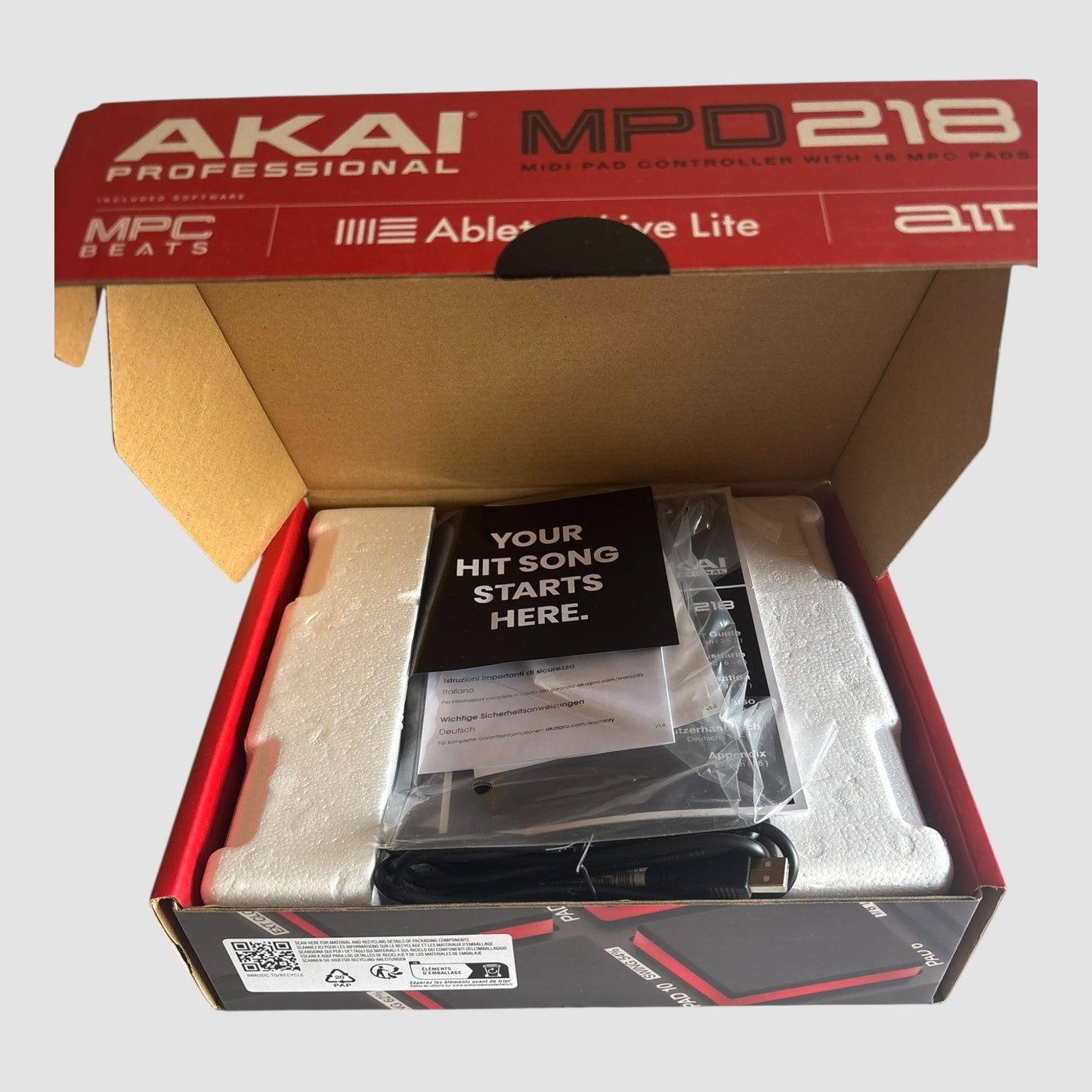 Akai Professional MPD218 Controlador midi usb com 16 Pads MPC